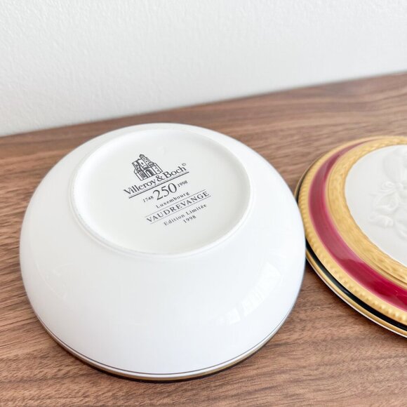Villeroy & Boch Red Gold Cameo Trinket Box | 1998 Collector Porcelain - Picture 7 of 7